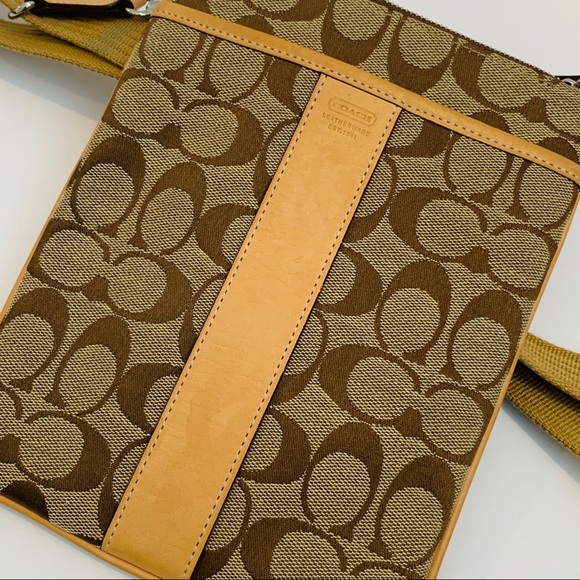 COACH Messenger Crossbody Purse - Picture 5 of 6